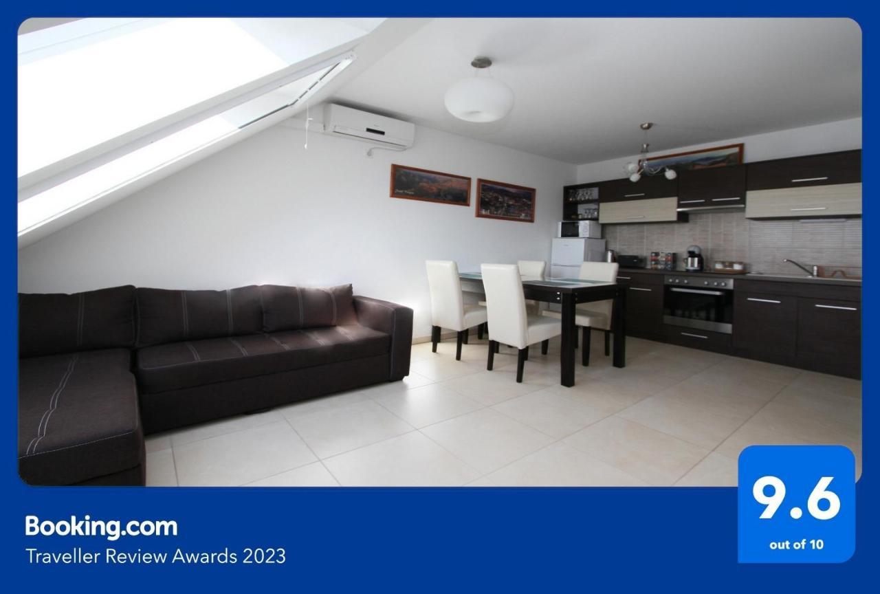 Blonde River Apartman Soter Szeged Bagian luar foto