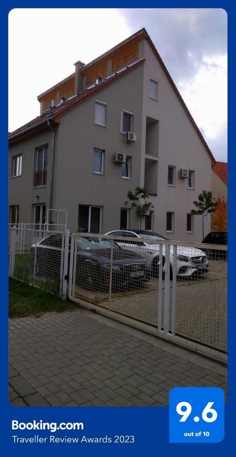 Blonde River Apartman Soter Szeged Bagian luar foto